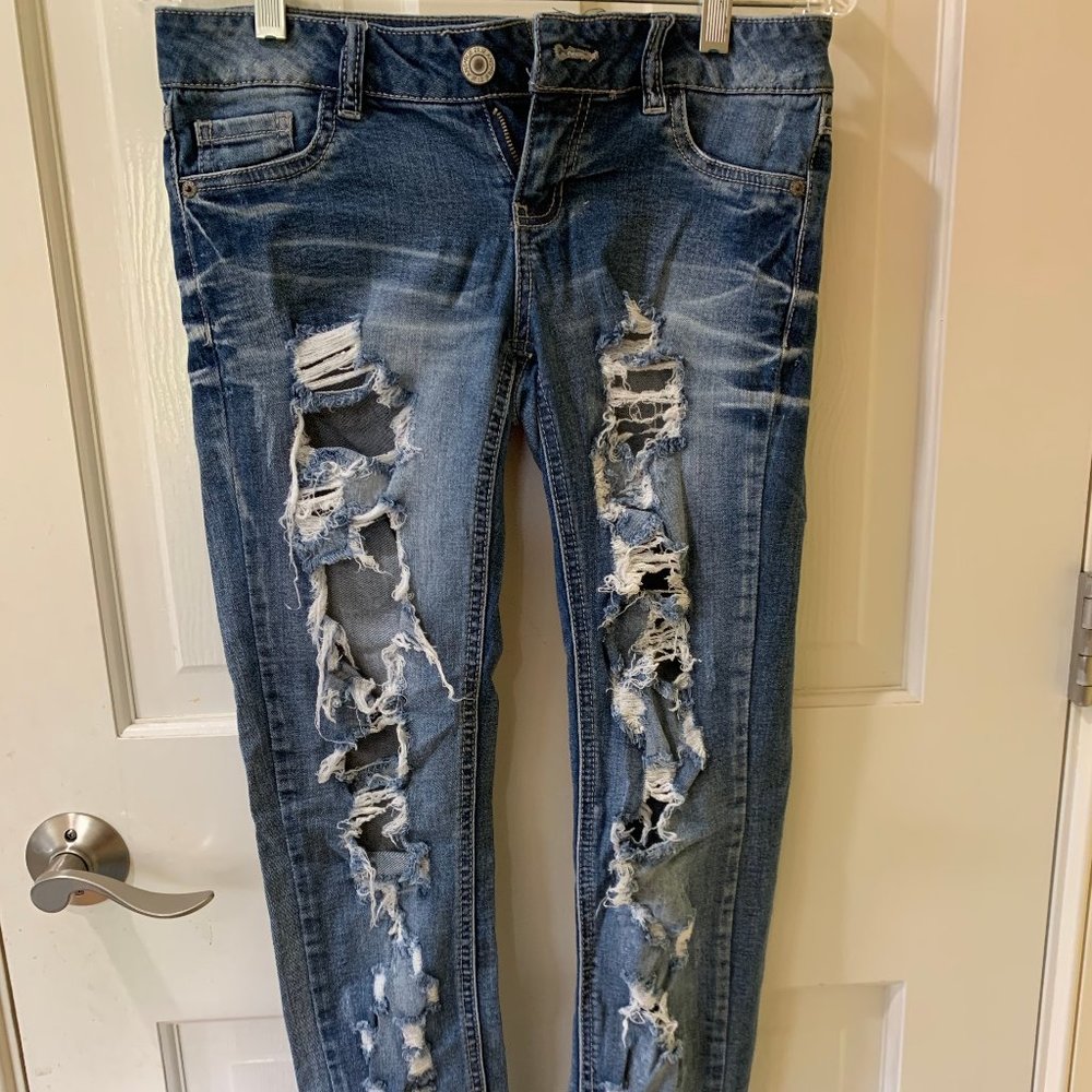 Ripped skinny jeans
